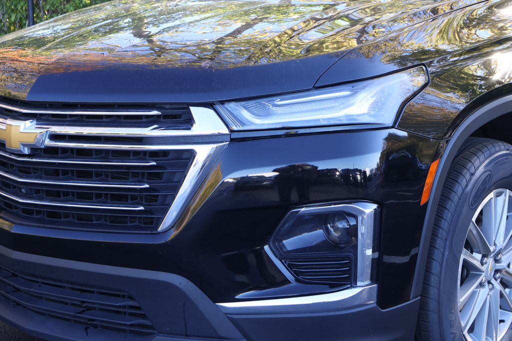 Thumbnail: 2023 Chevrolet Traverse - 3