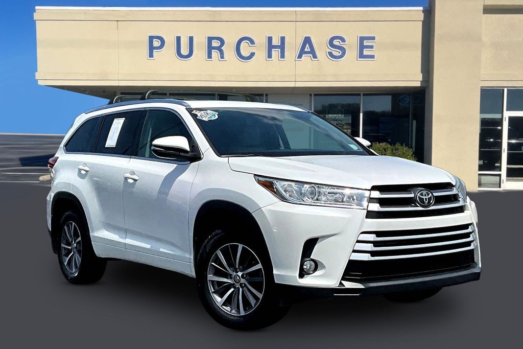  2017 Toyota Highlander XLE AWD   