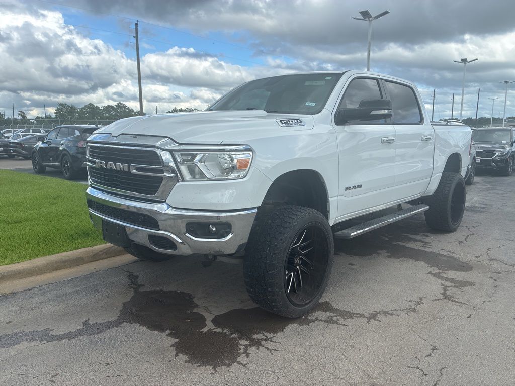 2019 RAM 1500 Big Horn/Lone Star 4x4 Crew Cab 5'7's photo