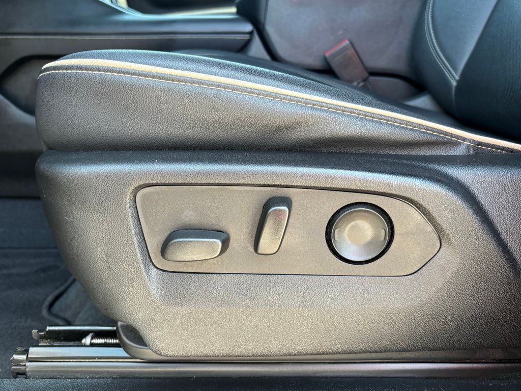 2023 Chevrolet Suburban Premier photo
