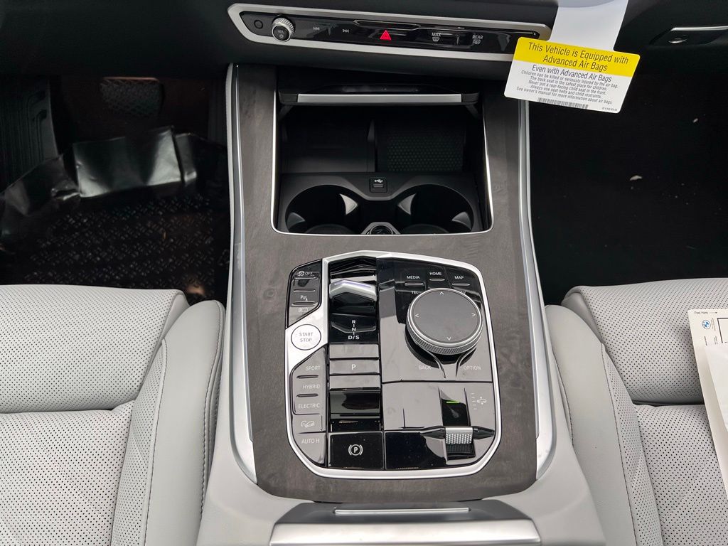 Thumbnail: 2026 BMW X5 - 12
