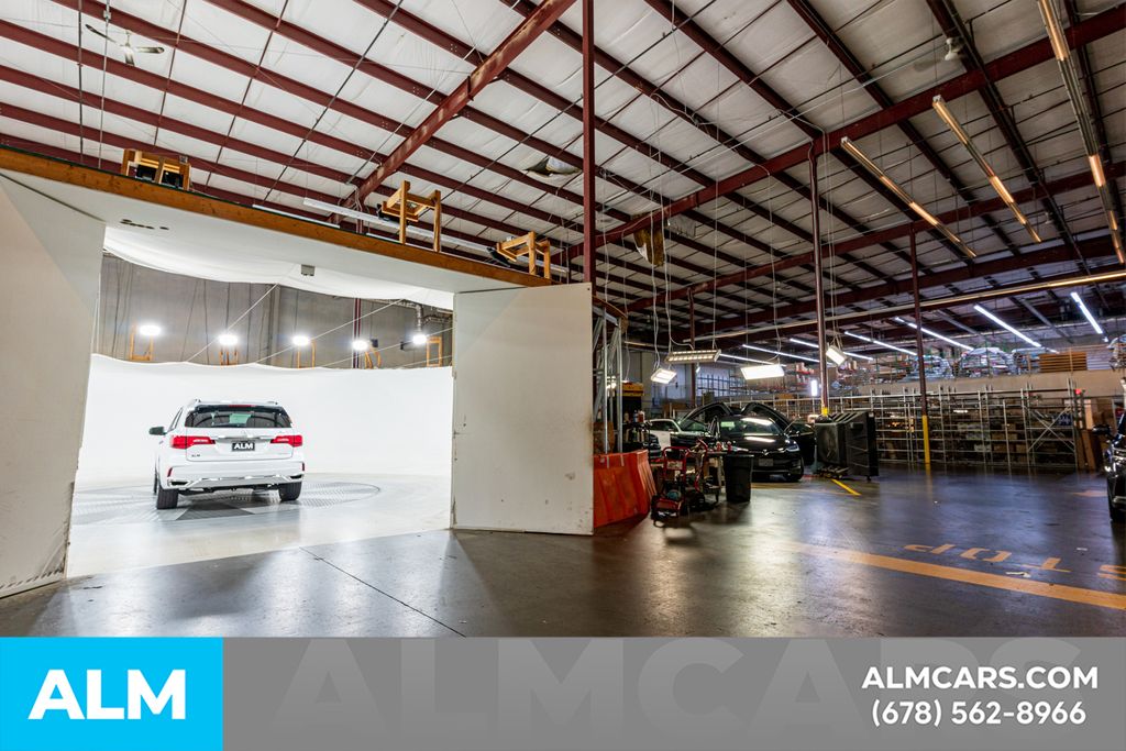 Used 2025 Gray INFINITI LUXE image 85