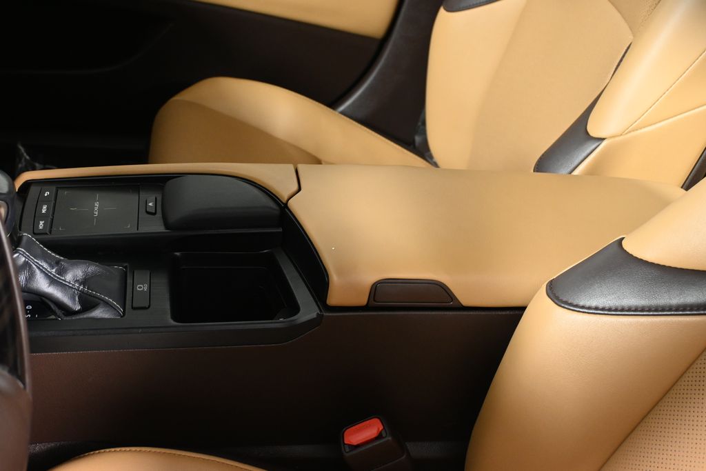 Thumbnail: 2021 Lexus ES - 26