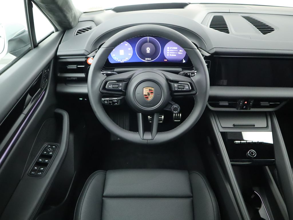 Thumbnail: 2025 Porsche Macan - 13