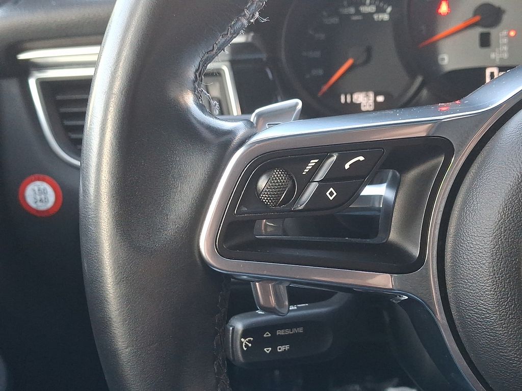Thumbnail: 2016 Porsche Macan - 22