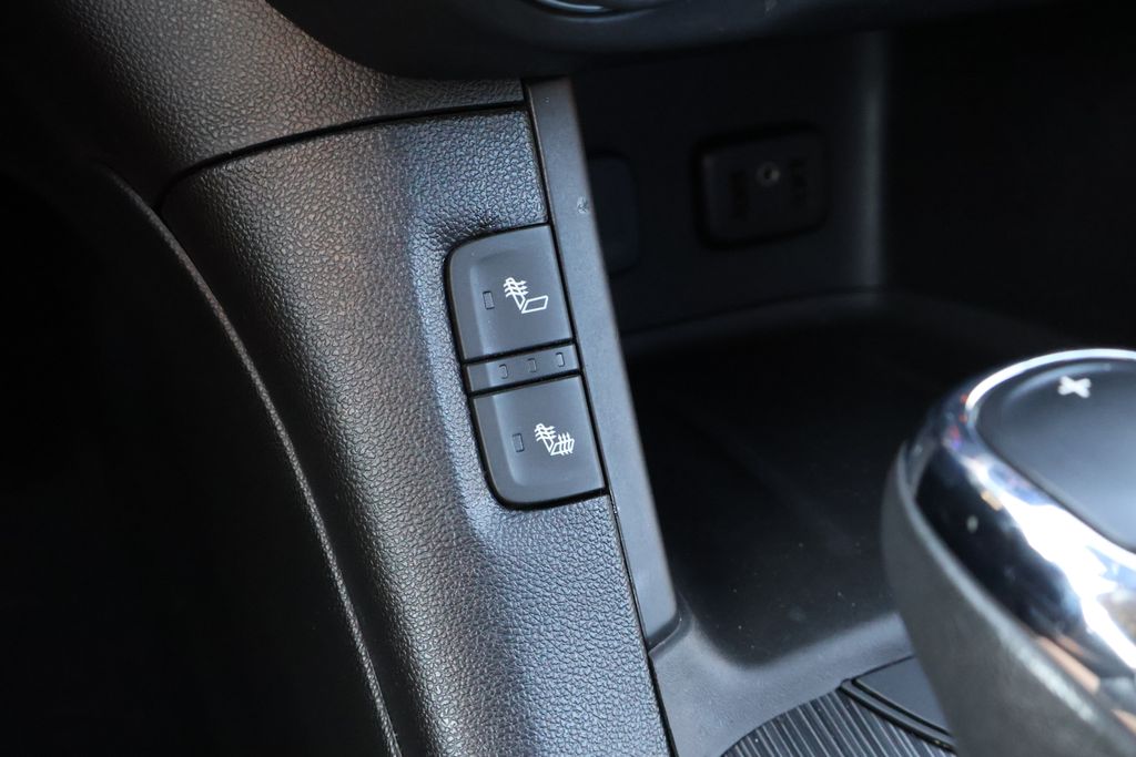 Thumbnail: 2019 GMC Acadia - 25
