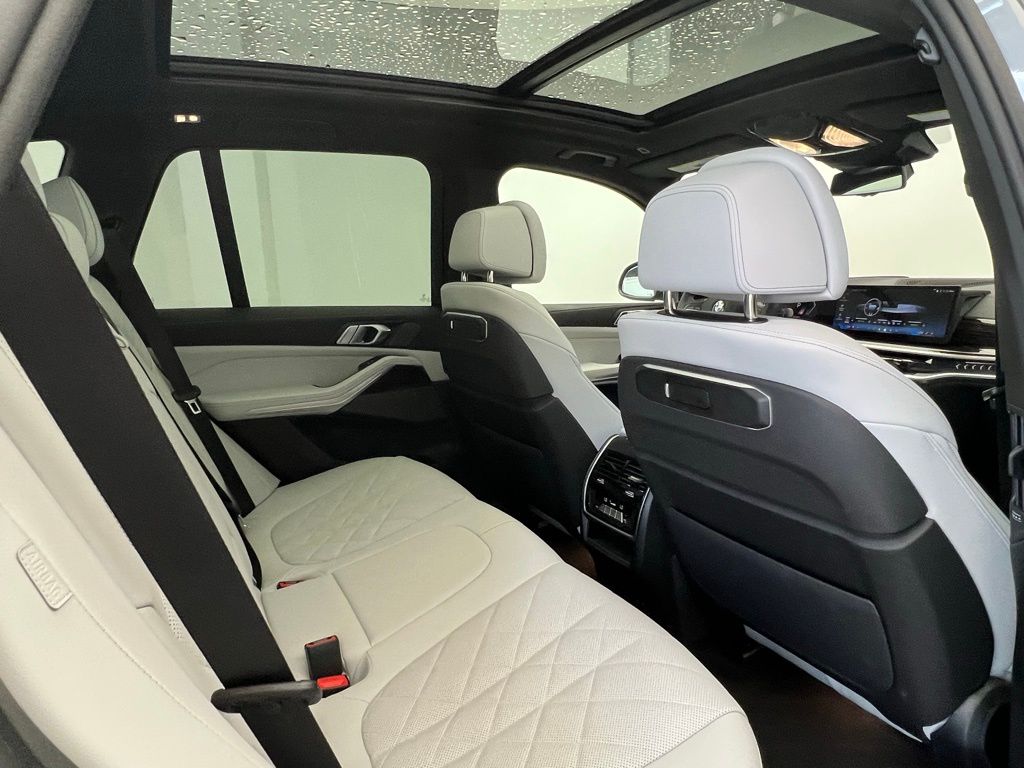 2025 BMW X5 xDrive40i 9