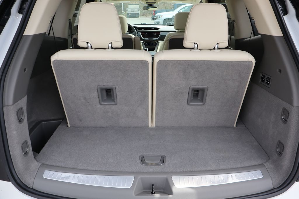 2022 Cadillac XT6 Premium Luxury photo