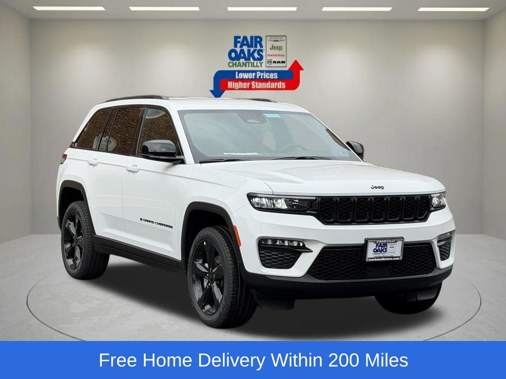 Bright White Clearcoat 2025 Jeep Grand Cherokee SUV / Crossover Four-Wheel Drive 8-Speed Automatic