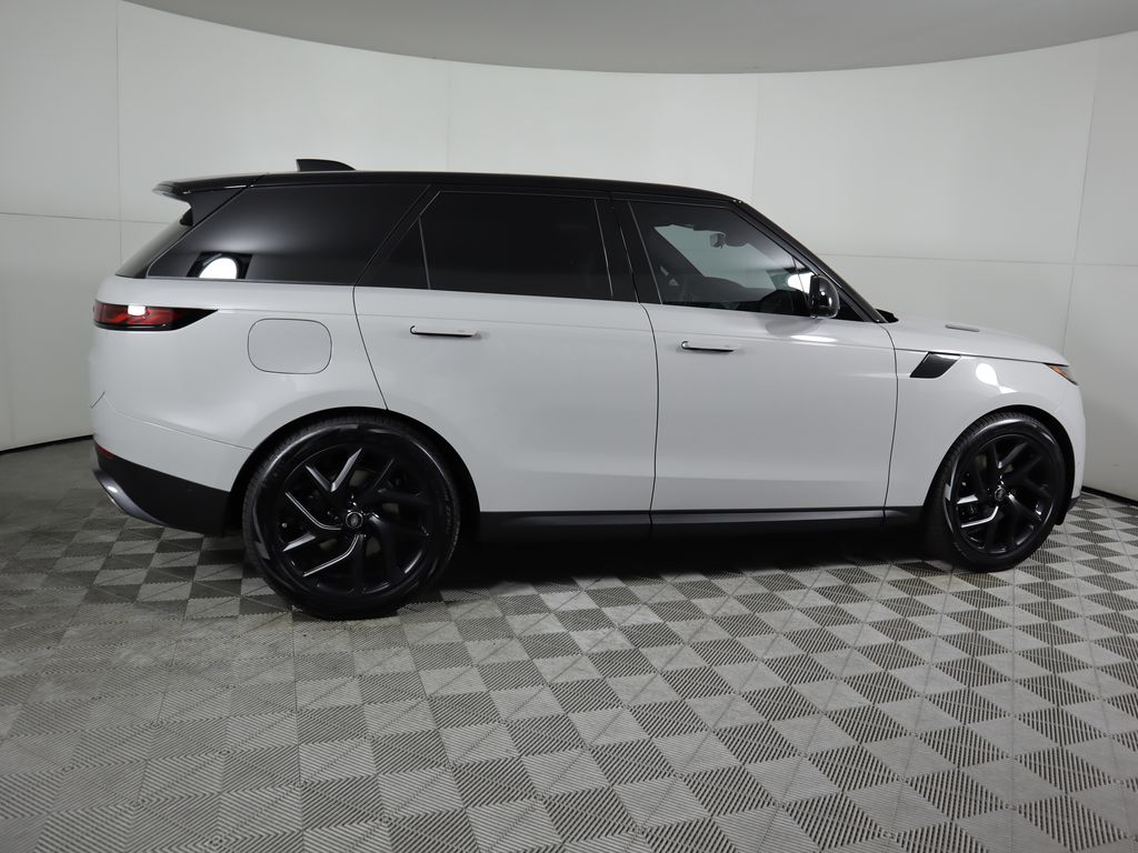 Thumbnail: 2025 Land Rover Range Rover Sport - 4