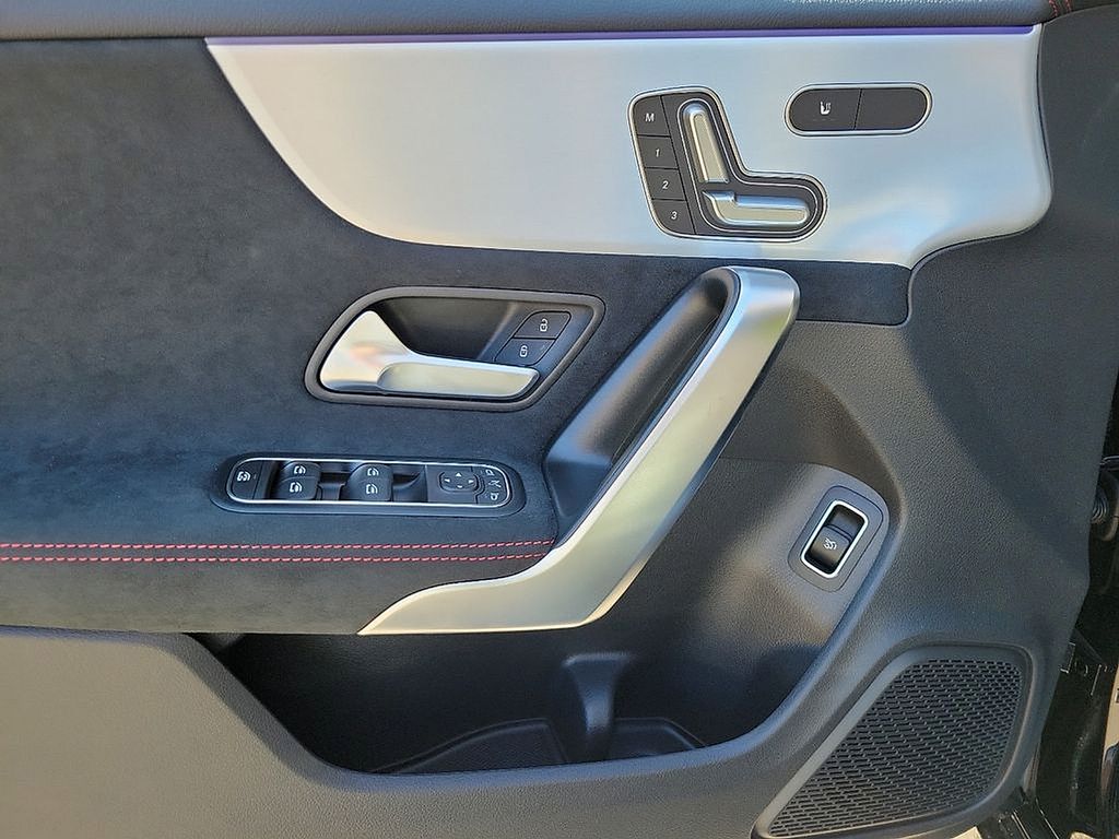 Thumbnail: 2025 Mercedes-Benz CLA - 8