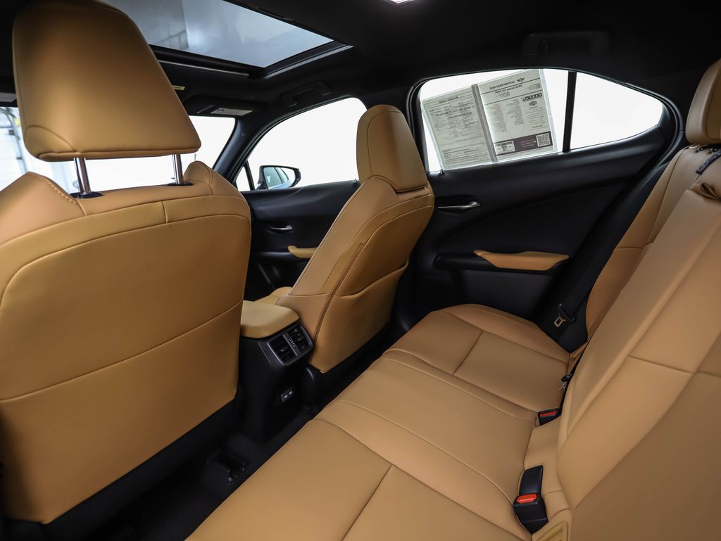 Thumbnail: 2025 Lexus UX - 19