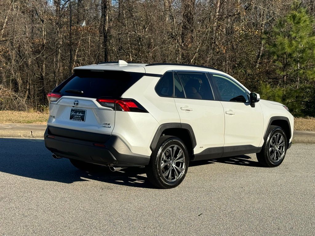 2024 Toyota RAV4 Hybrid XLE Premium 12