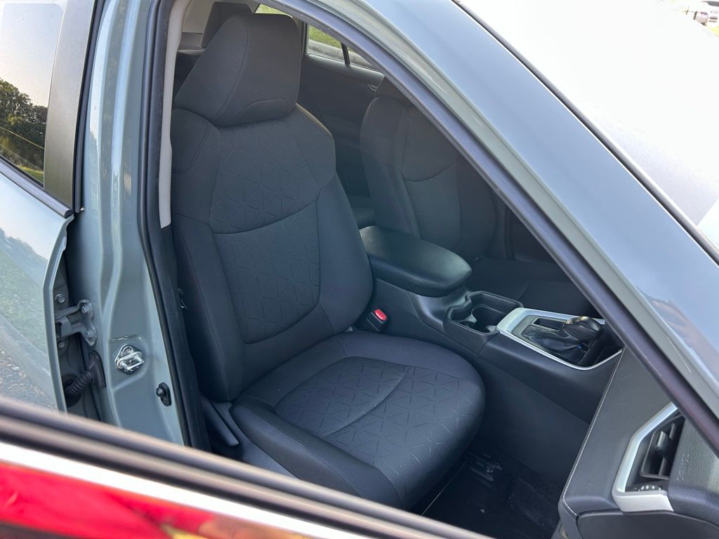 2021 Toyota RAV4 XLE 15