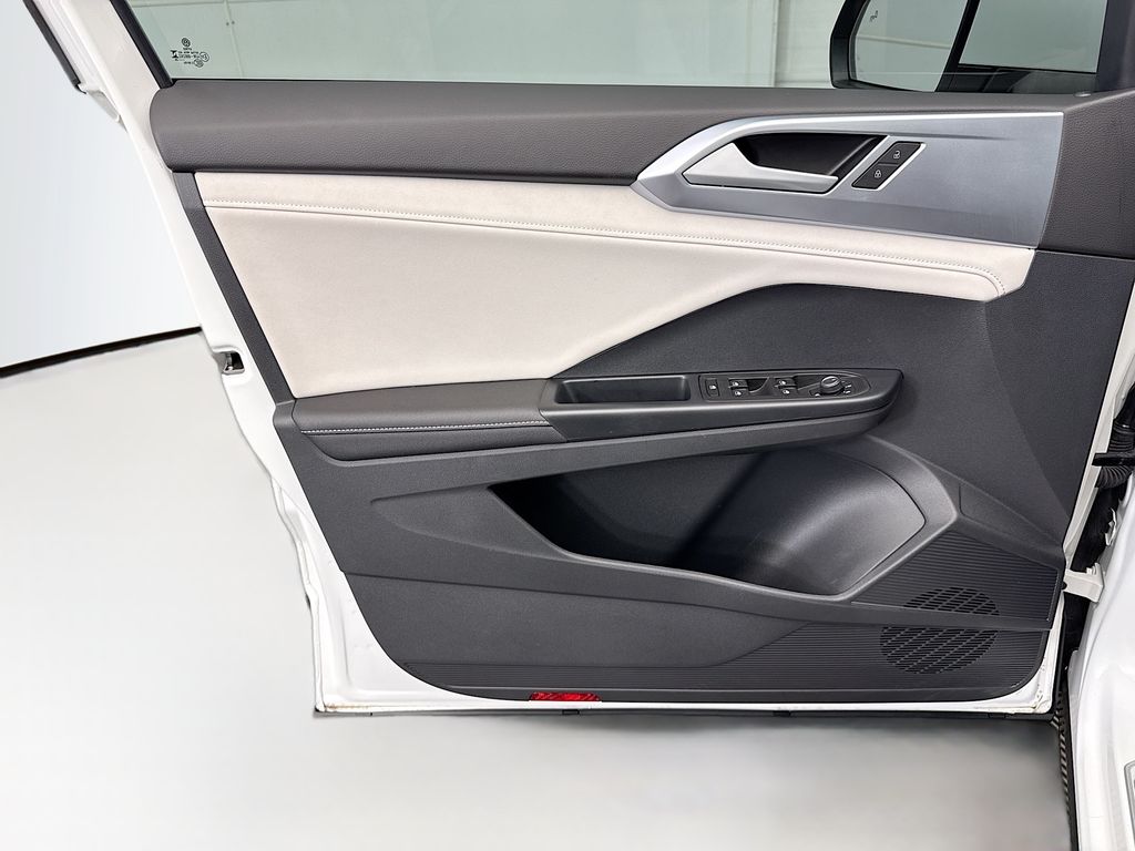 Thumbnail: 2025 Volkswagen Taos - 22