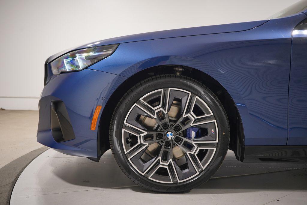 Thumbnail: 2027 BMW 5 Series - 2