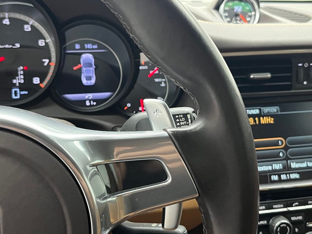 Thumbnail: 2015 Porsche 911 - 14