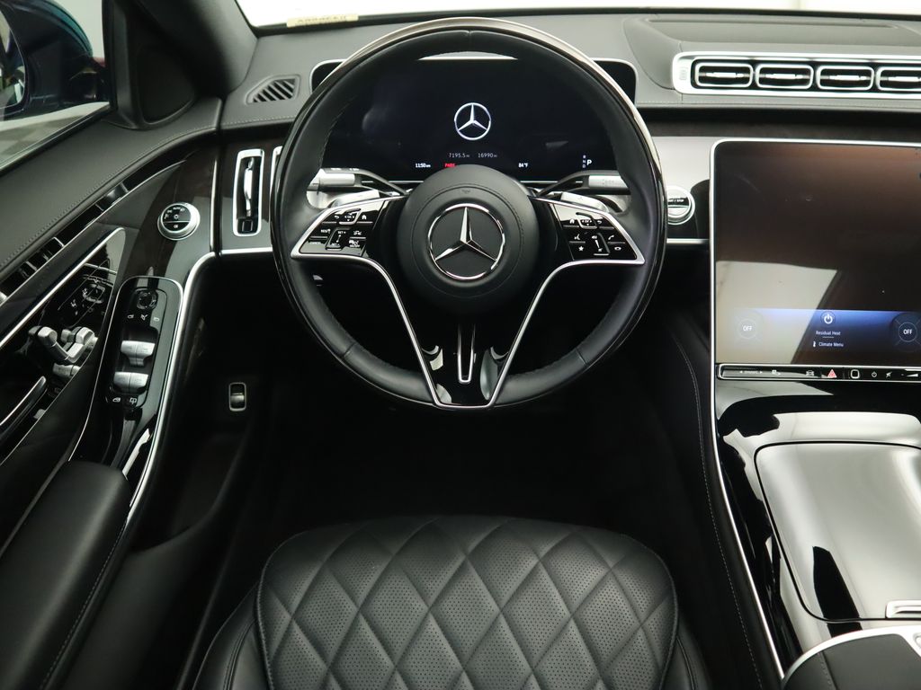 Thumbnail: 2024 Mercedes-Benz S-Class - 10