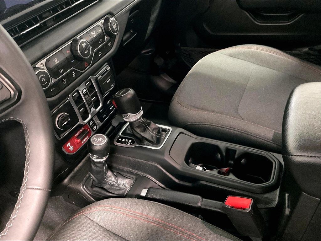 2026 Jeep Gladiator — photo 19