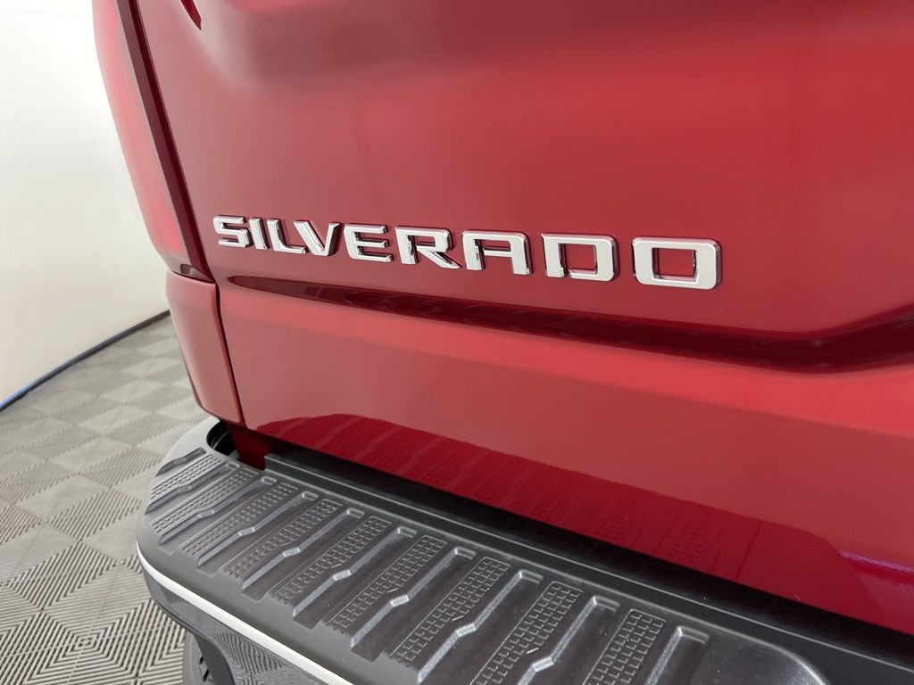 2025 Chevrolet Silverado 1500 LTZ 3