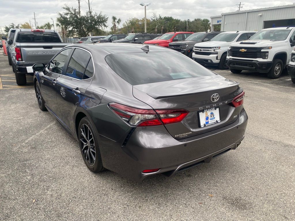 2023 Toyota Camry SE 3