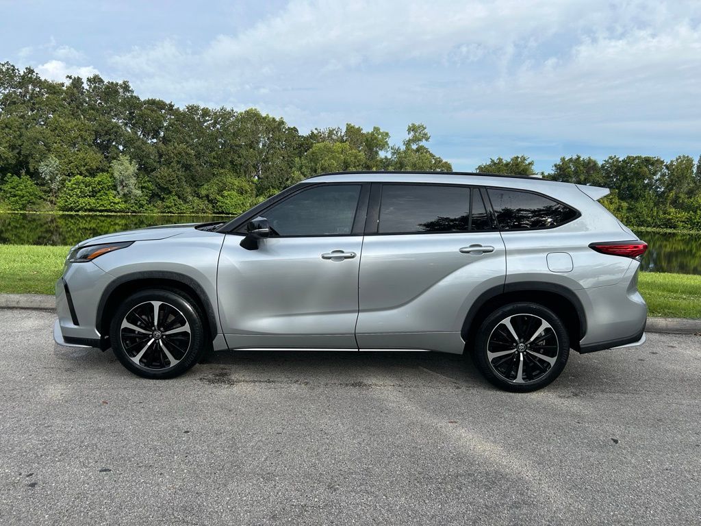Thumbnail: 2022 Toyota Highlander - 2
