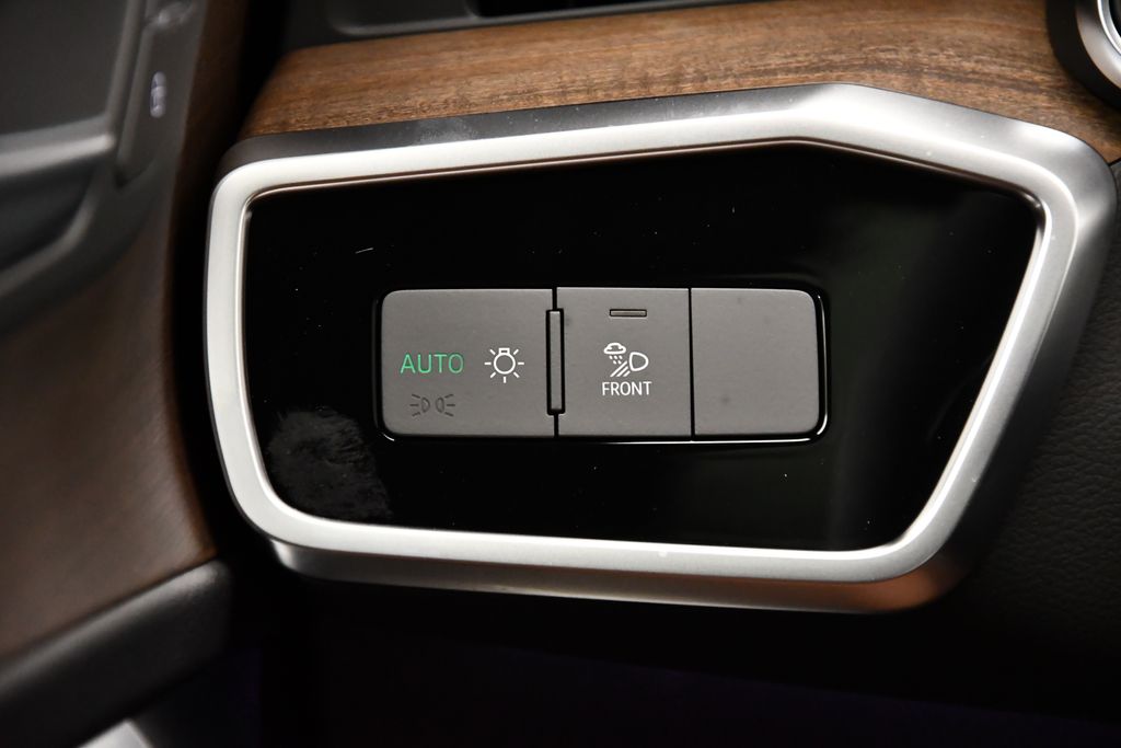 Thumbnail: 2025 Audi A6 - 22