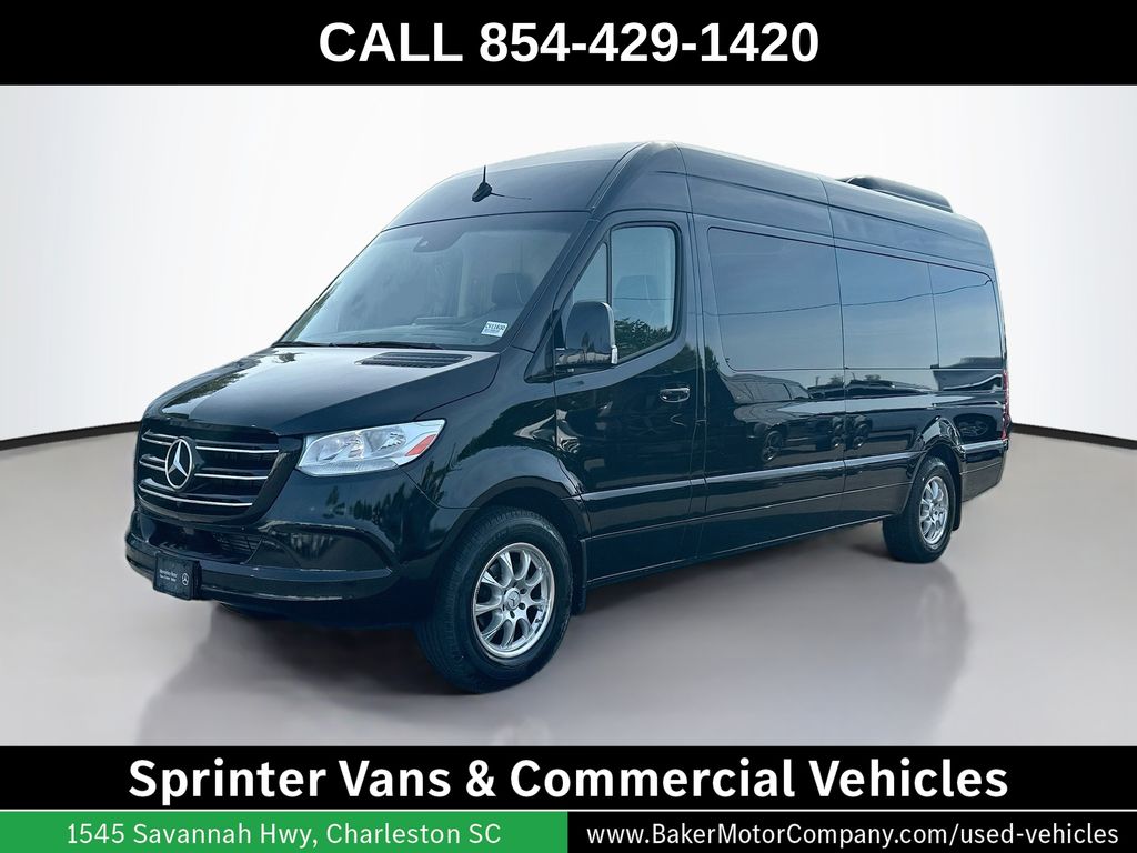 2021 Mercedes-Benz Sprinter Negro (Obsidian Black Metallic) Van 4X2 7 velocidades Automática