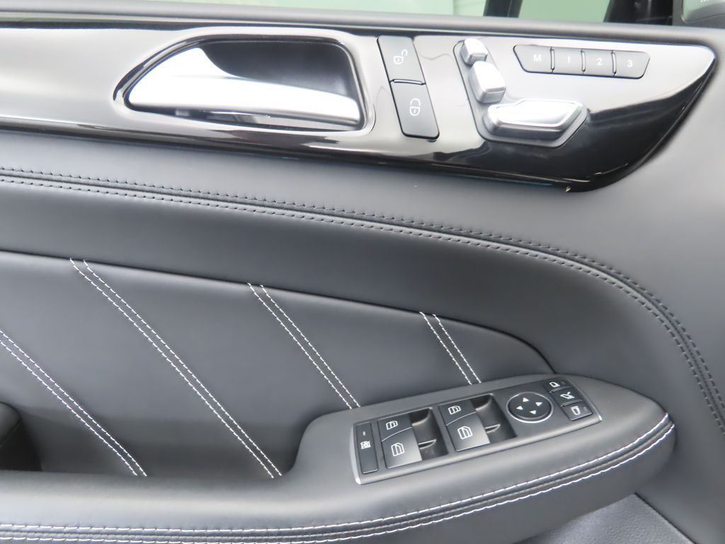 Thumbnail: 2019 Mercedes-Benz GLE - 24