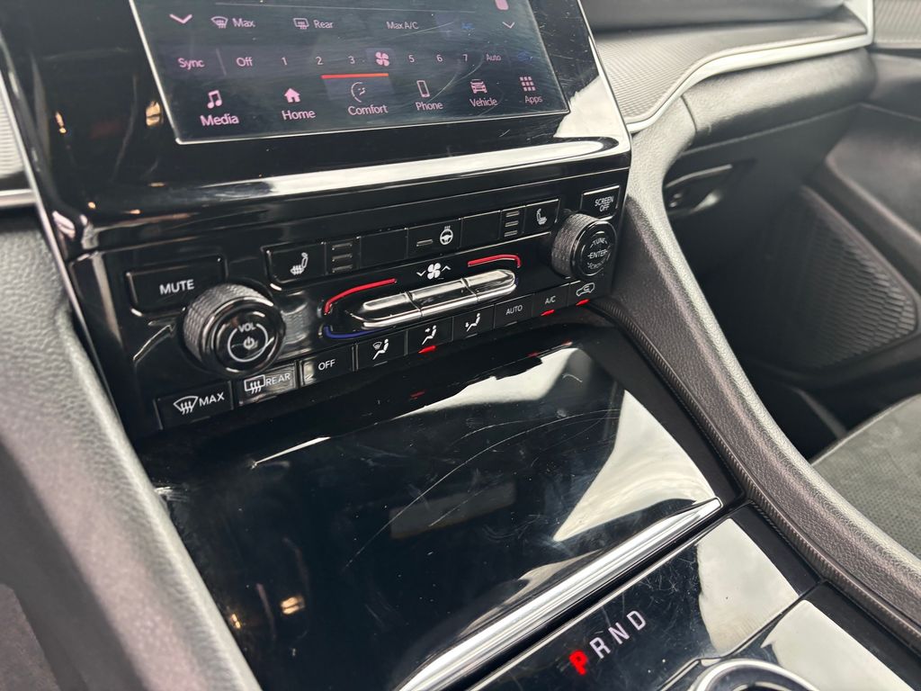 Used Car 2025 Jeep Grand Cherokee  Altitude For Sale Under $40,000 In Austin, Texas