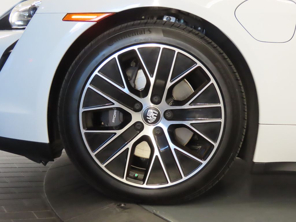 Thumbnail: 2023 Porsche Taycan - 11