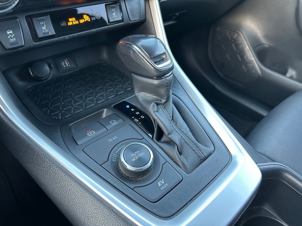 Thumbnail: 2023 Toyota RAV4 - 28