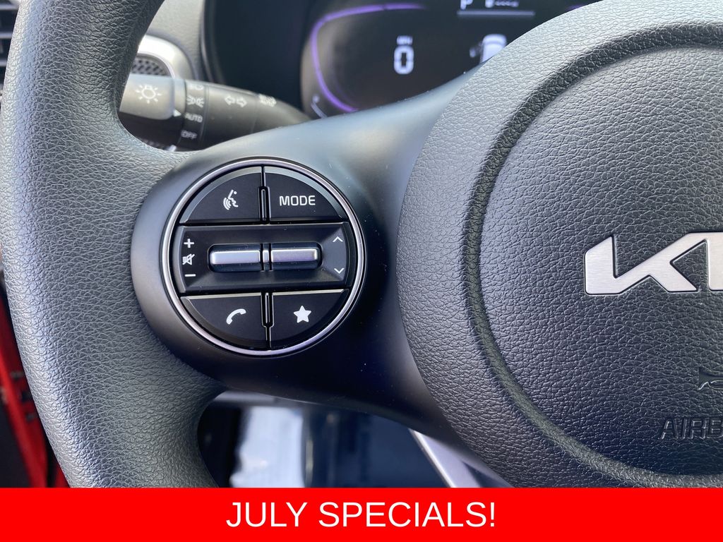 2025 Kia Soul LX - Photo 34