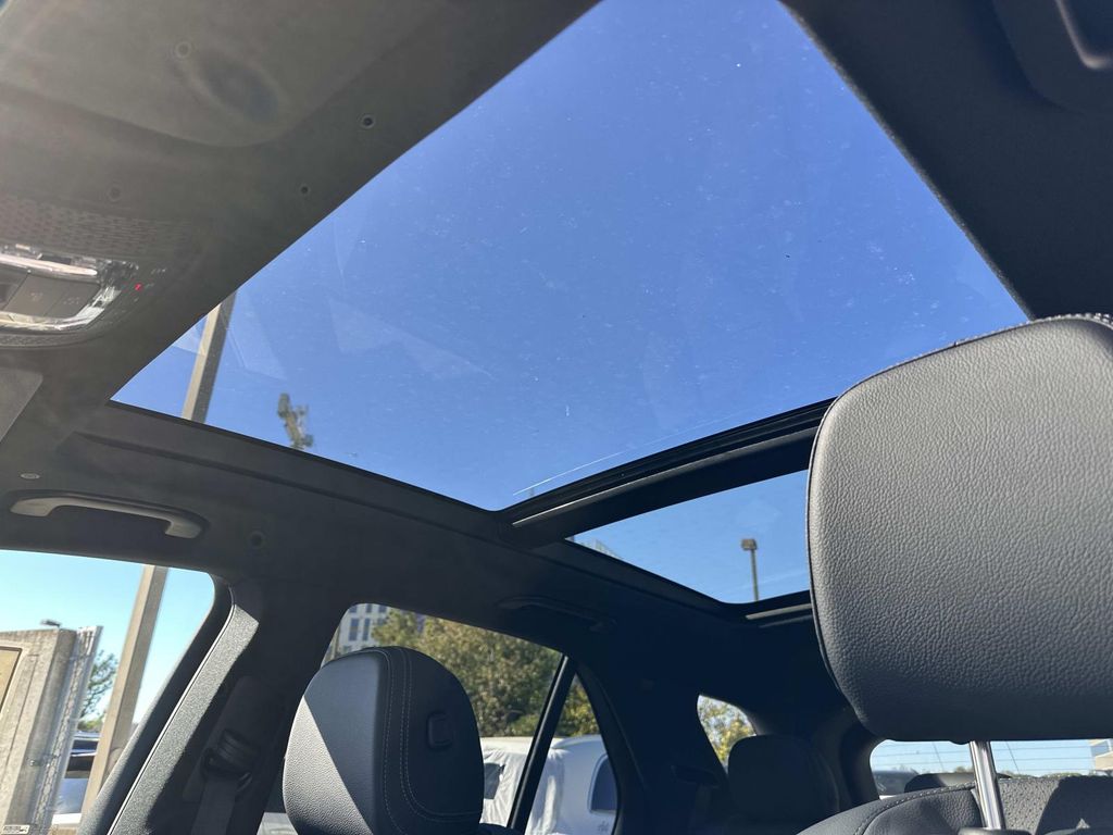 Thumbnail: 2026 Mercedes-Benz GLE - 16