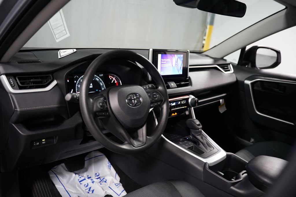 Thumbnail: 2025 Toyota RAV4 - 11