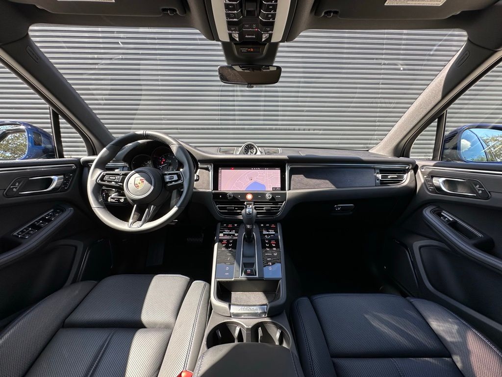 Thumbnail: 2025 Porsche Macan - 6