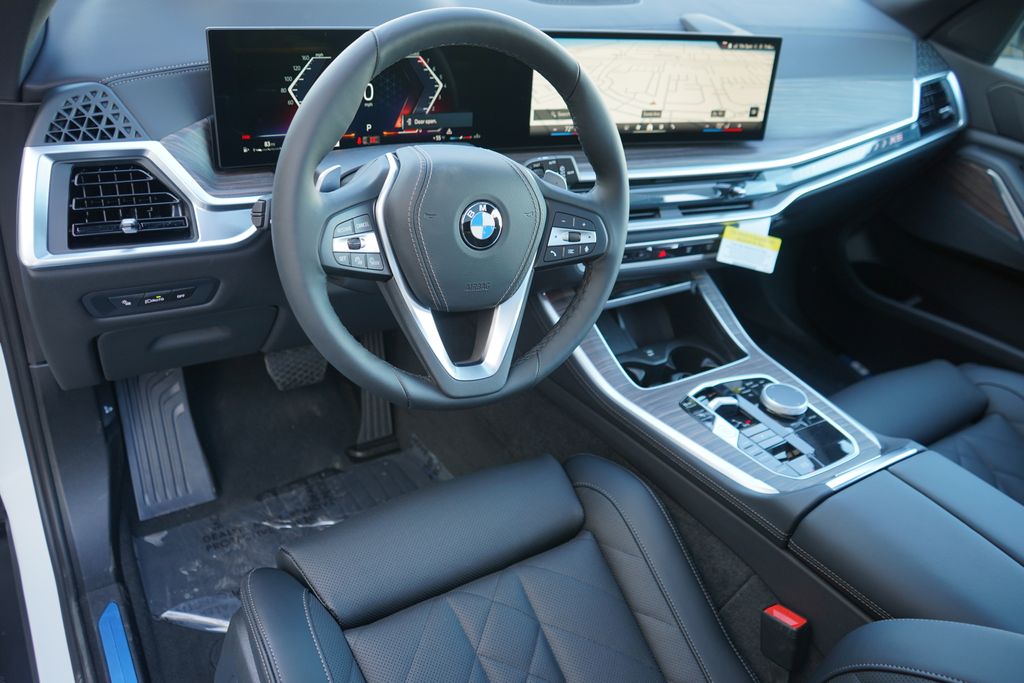 Thumbnail: 2026 BMW X5 - 12