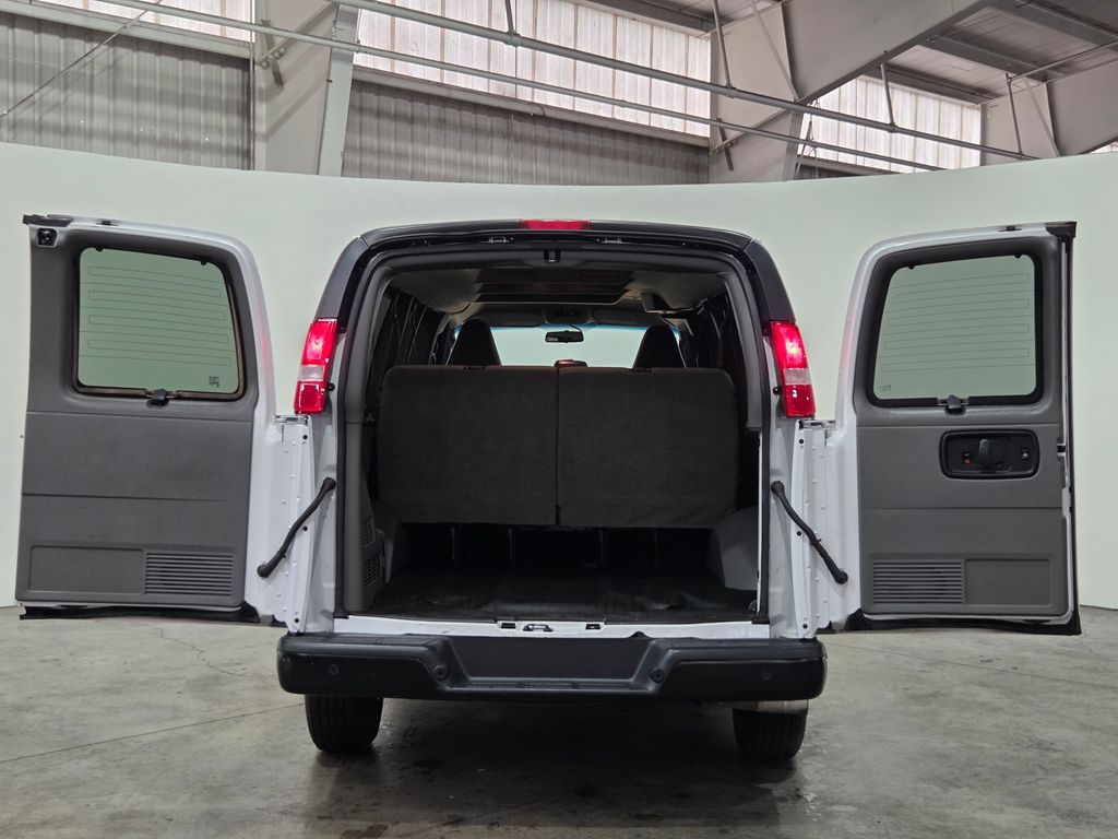 2023 Chevrolet Express 3500 LS