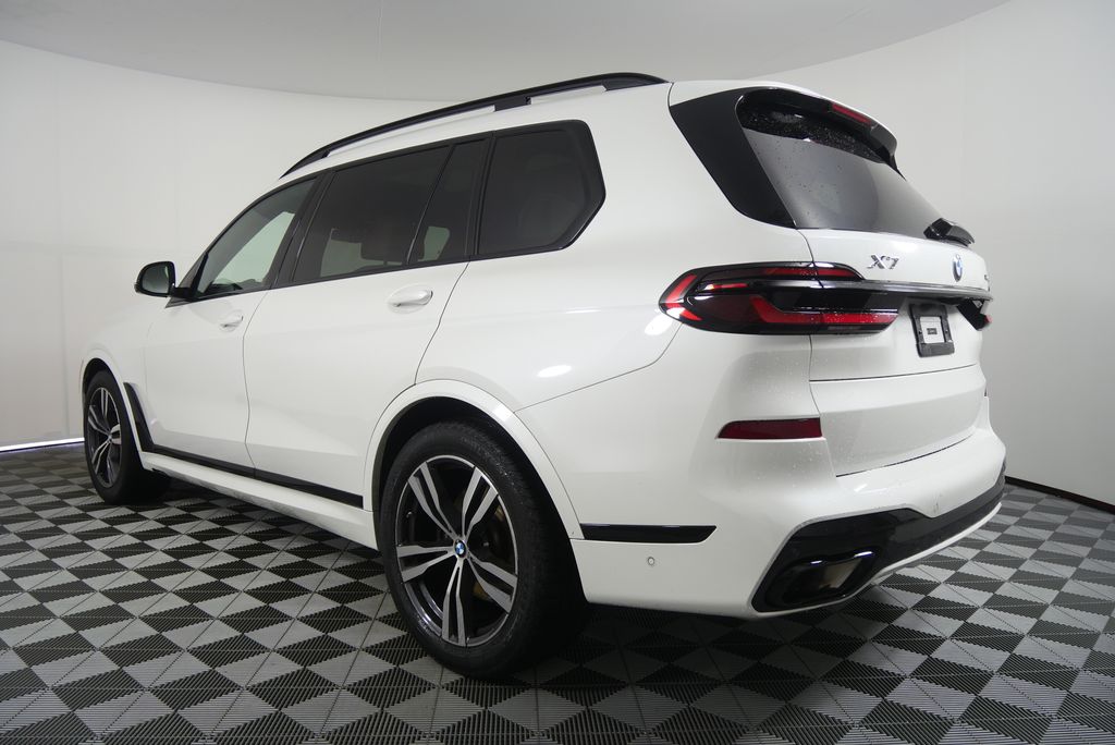 Thumbnail: 2024 BMW X7 - 5