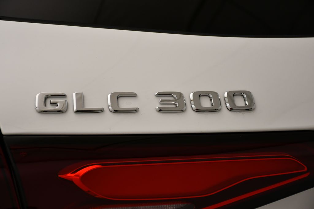 Thumbnail: 2025 Mercedes-Benz GLC - 9