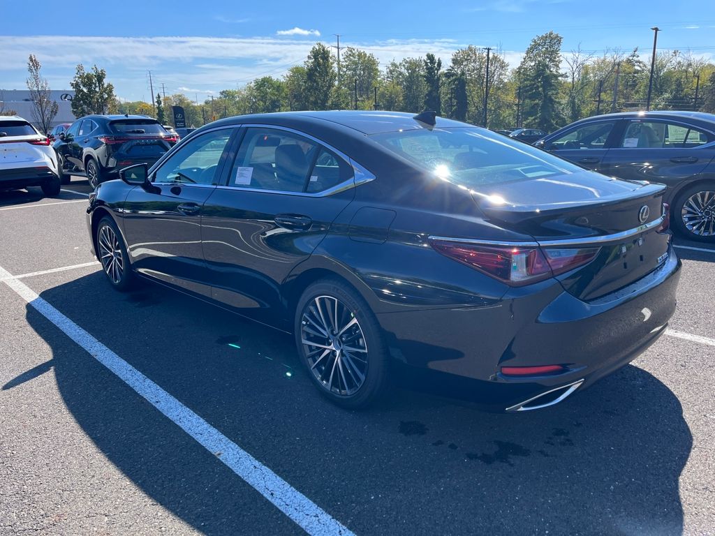 2025 Lexus ES 350 photo 3