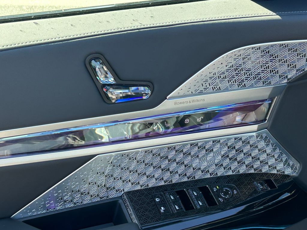 2025 BMW 7 Series 760i xDrive 12