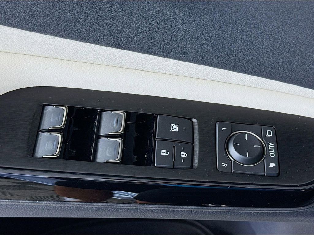 Thumbnail: 2025 Lexus ES - 20