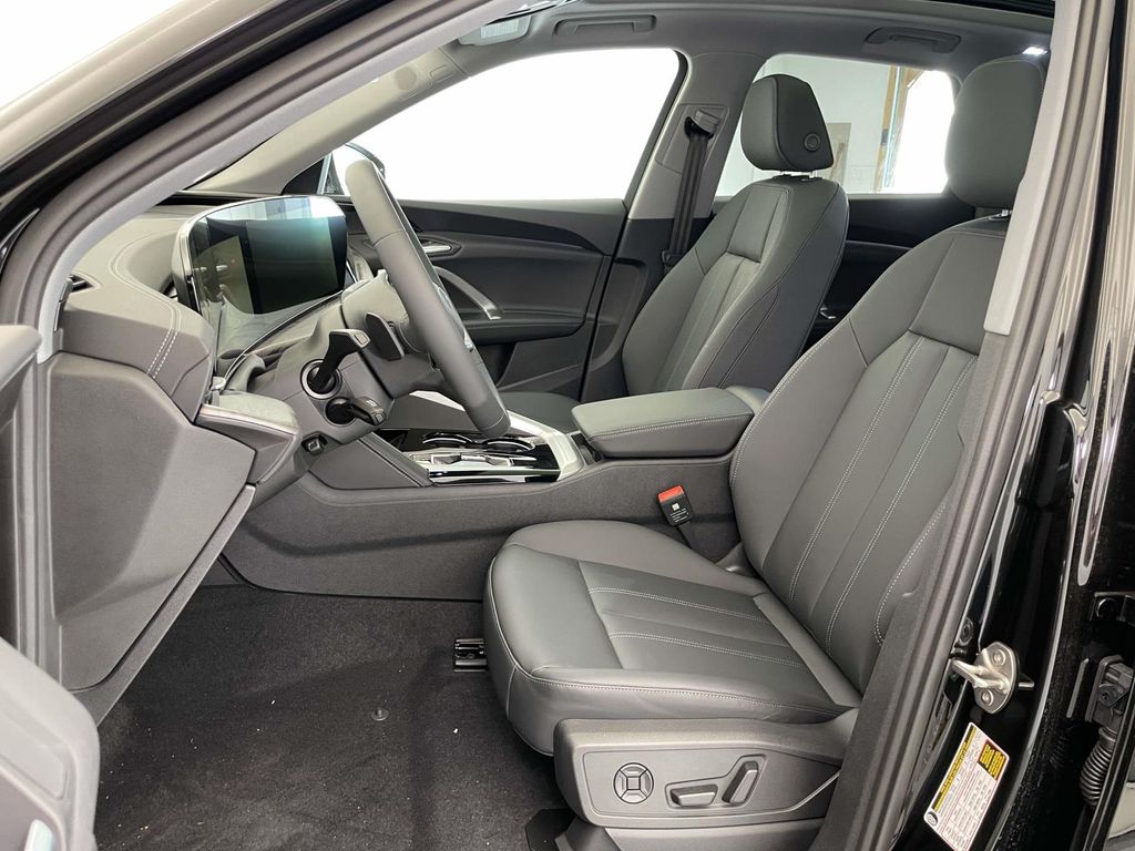 2025 Audi Q5 2.0T Premium Plus - 4