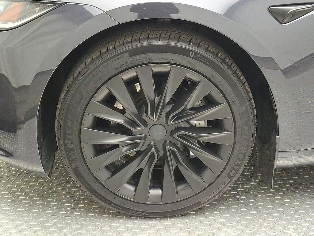 Thumbnail: 2024 Tesla Model 3 - 8