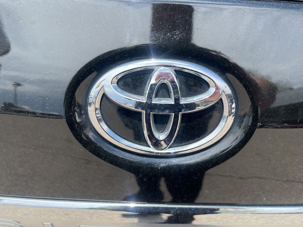 2014 Toyota Sienna XLE 7-Passenger Auto Access Se photo