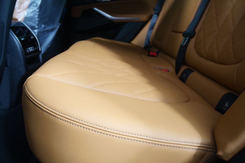 Thumbnail: 2026 BMW X5 - 14