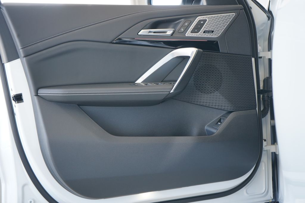 Thumbnail: 2025 BMW X1 - 9