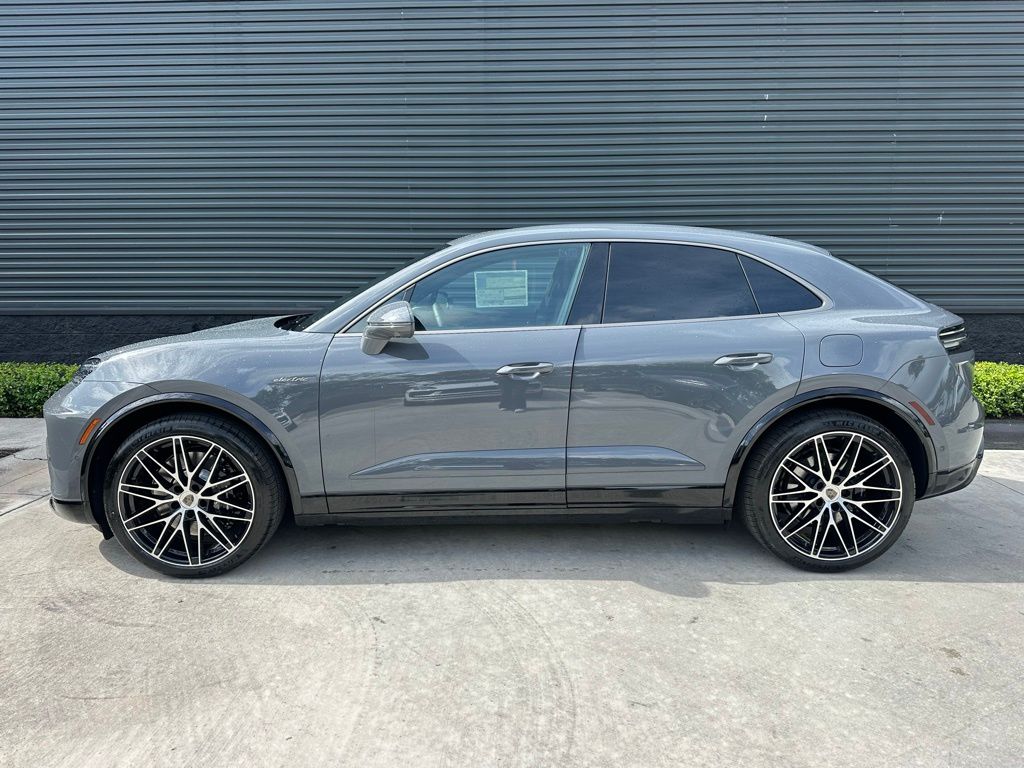 Thumbnail: 2026 Porsche Macan - 2