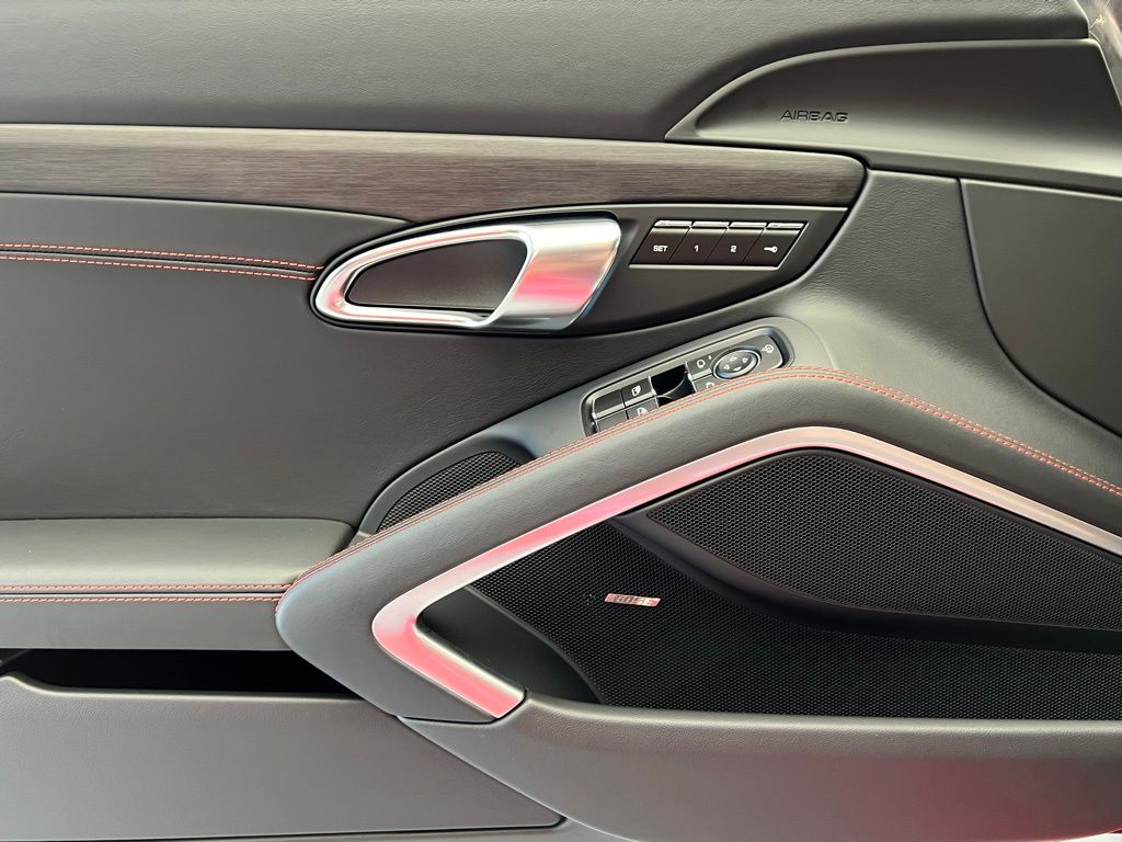 2025 Porsche 718 Boxster GTS 19